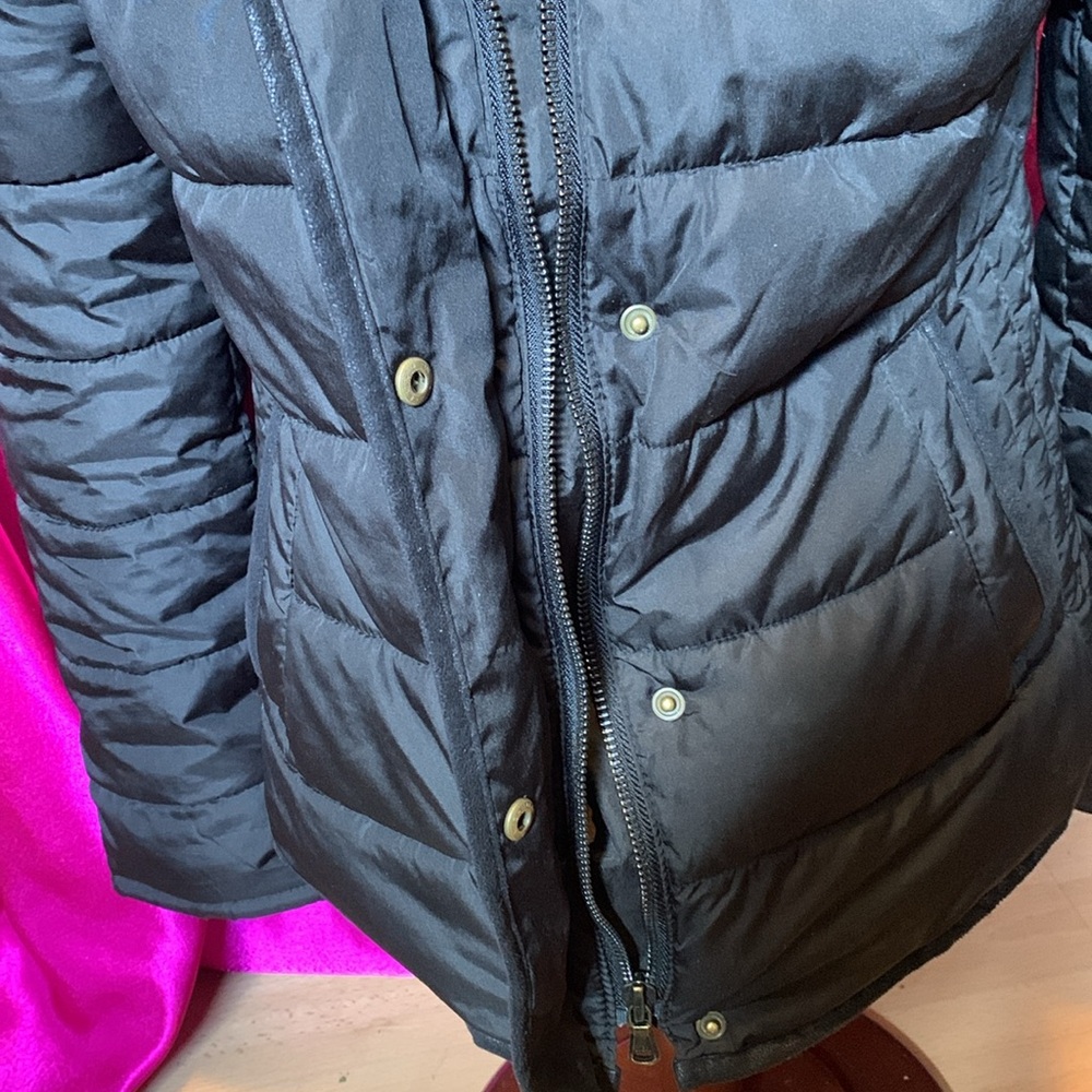 Old Navy size, extra small, puffy, black jacket, faux fur collar - Picture 2 of 6